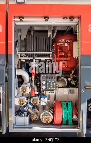 Schweiz, Agno-Lugano Flughafen, Feuerwehrhaus, Feuerwehrauto Stockfoto
