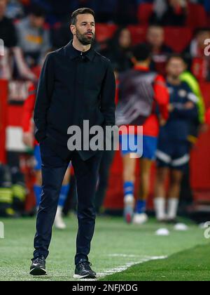 PSV Eindhoven Cheftrainer Ruud van Nistelrooy während des Spiels der UEFA Europa League, Play-off, 1. Etappe zwischen dem FC Sevilla und PSV Eindhoven, gespielt am 16. Februar 2023 im Ramon Sanchez Pizjuan Stadion in Sevilla, Spanien. (Foto: Antonio Pozo / PRESSIN) Stockfoto