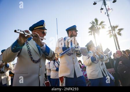 Ein Moment der Eröffnungszeremonie der Feierlichkeiten für die 150 Jahre des Karnevals von Viareggio am 4. Februar 2023 in Viareggio, Italien (Foto von Alessandro Bremec/NurPhoto) Stockfoto