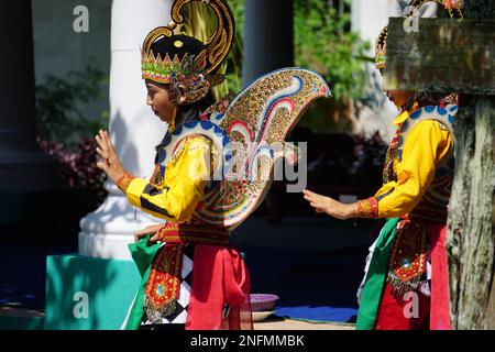 Indonesier führen Jaranan-Pegon-Tanz auf Stockfoto