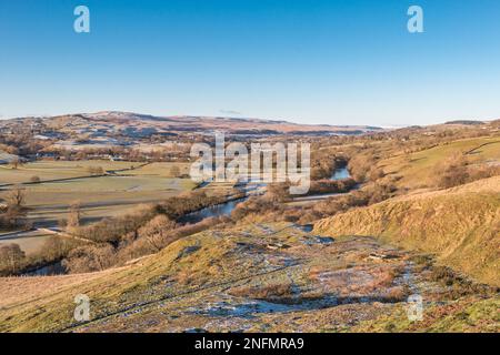 Teesdale's ikonische Aussicht von Whistle Crag zwischen Eggleston und Middleton-in-Teesdale an einem frostigen Morgen nach einer sehr kalten Nacht Stockfoto