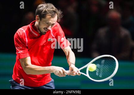 Rotterdam, Niederlande. 17. Februar 2023. ROTTERDAM, NIEDERLANDE - FEBRUAR 17: Daniil Medvedev aus Russland in Aktion während seines Viertelfinales der Männer gegen Felix Auger Aliassime aus Kanada am 5. Tag des 50. ABN AMRO Open im Rotterdam Ahoy am 17. Februar 2023 in Rotterdam, Niederlande (Foto von Joris Verwijst/BSR Agency) Kredit: Orange Pics BV/Alamy Live News Stockfoto