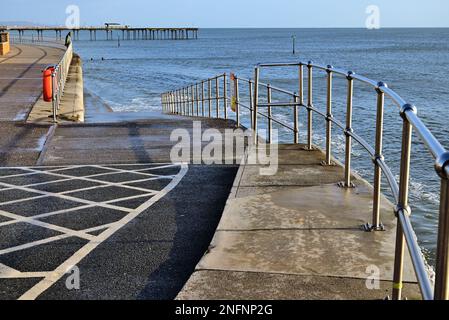 Geländer entlang der Küste von Teignmouth, South Devon. Stockfoto