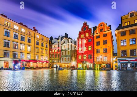 Stockholm, Schweden. Morgenlandschaft mit Gamla Stan, Downtown. Stortorget Square und die berühmtesten Häuser der Stadt. Stockfoto