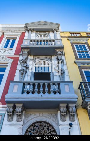 Las Palmas, Spanien, 26. Dezember 2022. Modernes Gebäude in Las Palmas de Gran Canaria, Spanien. Stockfoto