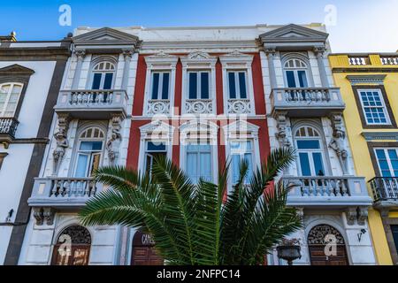 Las Palmas, Spanien, 26. Dezember 2022. Modernes Gebäude in Las Palmas de Gran Canaria, Spanien. Stockfoto