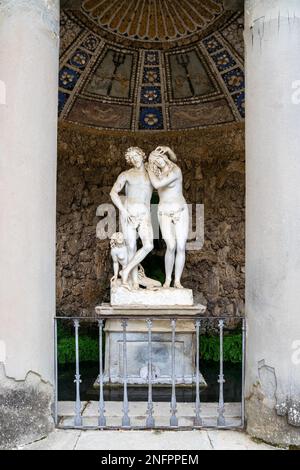 Florenz, Toskana/Italien - Oktober 20: Statuen in Buontalenti Grotte Boboli-Gärten in Florenz am 20. Oktober 2019 Stockfoto