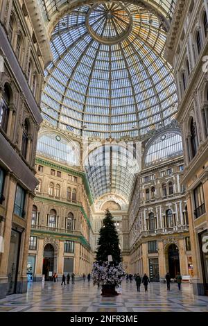 Neapel, Kampanien, Italien. Galleria Umberto I ist eine öffentliche Einkaufspassage in Neapel, Süditalien. Es liegt direkt gegenüber vom San Carlo Stockfoto