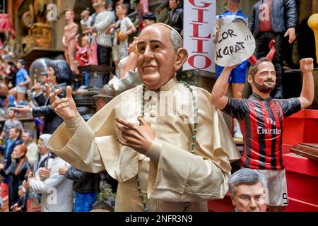 Neapel Kampanien Italien. Statuen Figuren der Weihnachten Krippenspiel in die Werkstätten der Via San Gregorio Armeno Stockfoto