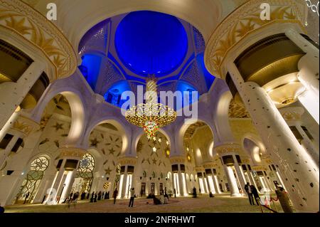 Abu Dhabi. Vereinigte Arabische Emirate. Innenräume der Scheich Zayed Großen Moschee. Januar 2020 Stockfoto