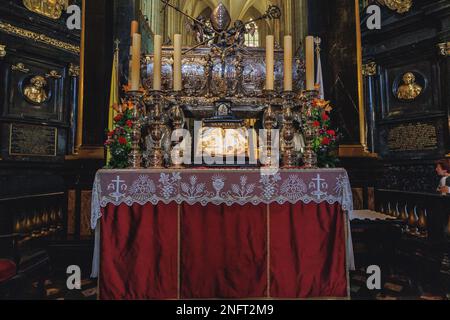 Der Altar des Heiligen Stanislaus in der Wawel-Kathedrale, das Königliche Schloss Wawel in Krakau, die Woiwodschaft Kleinpolen von Polen Stockfoto