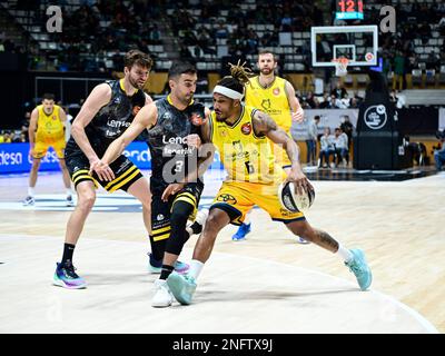 Badalona, Spanien. 17. Februar 2023. Spanisches King´s Cup Basketballspiel gegen CB Canarias und Gran Canaria, im Badalona Olympic Pavilion, 17. Februar 2023 900/Cordon Press Credit: CORDON PRESS/Alamy Live News Stockfoto