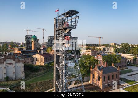 Bereich des Neuschlesischen Museums mit dem Hauptrahmen des alten Minenschachts des ehemaligen Kohlebergwerks in Kattowitz, Schlesien, Polen Stockfoto