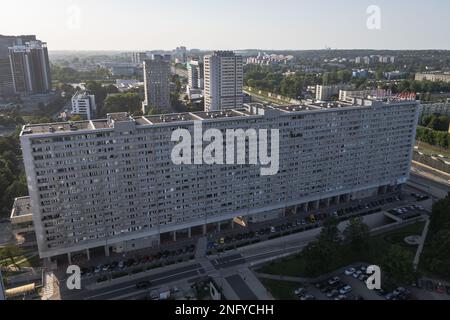 Superjednostka - Superunit, riesiger Wohnblock, Beispiel für brutale Architektur in Kattowitz, Schlesien-Region in Polen Stockfoto