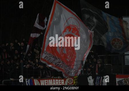 Berlin, Deutschland. 17. Februar 2023. Erfurt-Fans während des Spiels zwischen Berliner AK 07 und rot-Weiss Erfurt in der Runde 21 der Regionalliga Nordost, Berlin, 17. Februar 2023. Iñaki Esnaola / Alamy Live News Kredit: Iñaki Esnaola/Alamy Live News Stockfoto