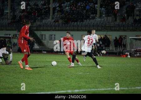 Berlin, Deutschland. 17. Februar 2023. Berliner AK-Spieler in Aktion während des Spiels zwischen Berliner AK 07 und rot-Weiss Erfurt in der 21. Runde der Regional League Northeast, Berlin, Deutschland, 17. Februar 2023. Iñaki Esnaola / Alamy Live News Kredit: Iñaki Esnaola/Alamy Live News Stockfoto