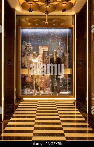 Das Hard Rock Hotel ist ein luxuriöses Reiseziel am Times Square, 2023, New York City, USA Stockfoto