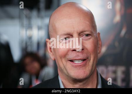 Bruce Willis nimmt am 13. Februar 2013 im AMC Empire in New York City an der „A Good Day to die Hard“-Fanfeier Teil. Stockfoto