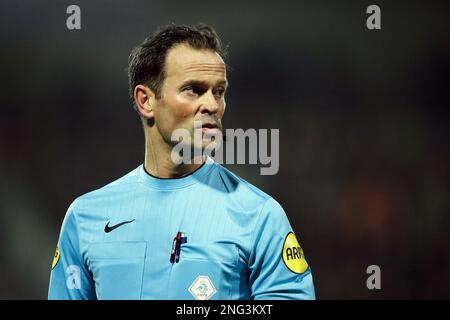 Waalwijk, Niederlande. 17. Februar 2023. WAALWIJK - Schiedsrichter Bas Nijhuis während des niederländischen Premier-League-Spiels zwischen RKC Waalwijk und Fortuna Sittard im Mandemakers Stadium am 17. Februar 2023 in Waalwijk, Niederlande. ANP BART STOUTJESDYK Credit: ANP/Alamy Live News Stockfoto