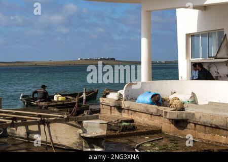 Landschaft von Oualidia, einem Dorf an Marokkos Atlantikküste in der Region Casablanca-Settat und an der Grenze von Merrakch-Asfi. Stockfoto