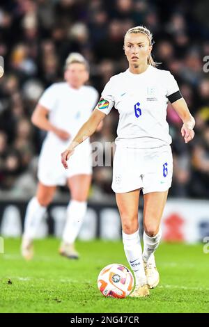 Milton Keynes, Großbritannien. 16. Februar 2023. Milton Keynes, England, Februar 16. 2023: Lea Williamson (6 England) während des Fußballspiels Arnold Clark Cup zwischen England und Korea Republic im Stadium MK Stadium in Milton Keynes, England. (Kevin Hodgson /SPP) Kredit: SPP Sport Press Photo. Alamy Live News Stockfoto