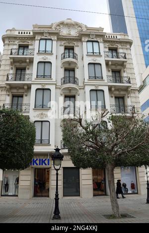 Gebäude aus der Kolonialzeit in der Avenue Habib Bourguiba in Tunis Stockfoto