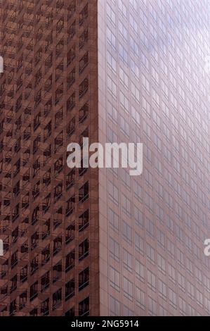 Downtown LA mit dem Wells Fargo Center und anderen Wolkenkratzern im Financial District nahe Los Angeles California USA Stockfoto