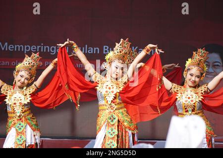 Indonesier führen Sagita-Tanz auf Stockfoto