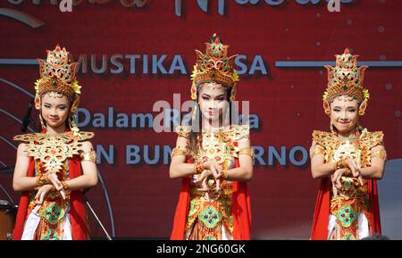 Indonesier führen Sagita-Tanz auf Stockfoto