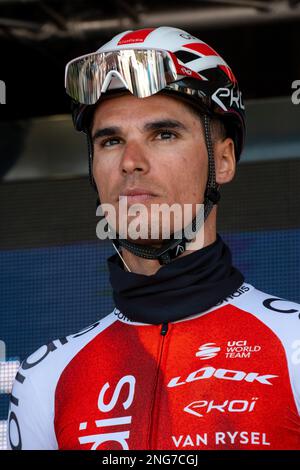 St. Raphael, Frankreich. 17. Februar 2023. Porträt von Anthony Perez, Team Cofidis während der Tour 06-83. Die erste Etappe der Tour 06-83 (Tour des Alpes-maritimes et du Var) 2023 findet zwischen Saint-Raphael und Ramatuelle statt. Der Gewinner war Kevin Vauquelin (Team ARKEA Samsic), der vor Neilson Pawless (Team EF Education-EasyPost) auf dem zweiten Platz und Kevin Geniets (Team Groupama-FDJ) auf dem dritten Platz Platz Platz Platz ablegte. Kredit: SOPA Images Limited/Alamy Live News Kredit: SOPA Images Limited/Alamy Live News Stockfoto