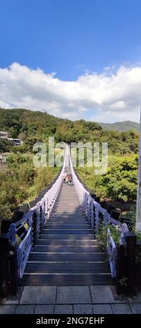 Baishi Lake Suspension Bridge, Taipei City - 17. Februar 2023 : Baishi Lake Suspension Bridge, Taipei City, Taiwan Stockfoto