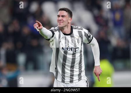 Turin, Italien. 16. Februar 2023. Dusan Vlahovic von Juventus feiert nach einem Tor während des Fußballspiels der UEFA Europa League 2022/2023 zwischen dem FC Juventus und dem FC Nantes im Allianz Stadium. Endergebnis: Juventus 1:1 Nantes. Kredit: SOPA Images Limited/Alamy Live News Stockfoto