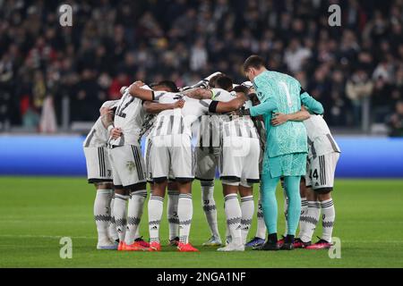 Turin, Italien. 16. Februar 2023. Gruppenfoto des FC Juventus während des Fußballspiels der UEFA Europa League 2022/2023 zwischen dem FC Juventus und dem FC Nantes im Allianz Stadium. Endergebnis: Juventus 1:1 Nantes. (Foto: Grzegorz Wajda/SOPA Images/Sipa USA) Guthaben: SIPA USA/Alamy Live News Stockfoto