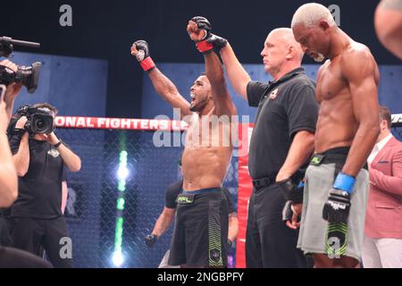 ORLANDO, Florida - Februar 17 Manoel Sousa wird in Woche 4 der PFL Challenger Series am 17. Februar 2023 in den Universal Studios in Orlando, Florida, zum Gewinner über Paulo Laia erklärt. (Foto: Aaron Litz/PxImages) Kredit: Px Images/Alamy Live News Stockfoto