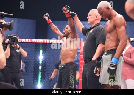 Orlando, Florida, USA. 17. Februar 2023. ORLANDO, Florida - Februar 17 Manoel Sousa wird in Woche 4 der PFL Challenger Series am 17. Februar 2023 in den Universal Studios in Orlando, Florida, zum Gewinner über Paulo Laia erklärt. (Kreditbild: © Aaron Litz/PX Imagens via ZUMA Press Wire) NUR REDAKTIONELLE VERWENDUNG! Nicht für den kommerziellen GEBRAUCH! Kredit: ZUMA Press, Inc./Alamy Live News Stockfoto