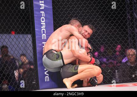 Orlando, Florida, USA. 17. Februar 2023. ORLANDO, Florida – 17. Februar Anthony Romero steuert Antonio Caruso in Woche 4 der PFL Challenger Series am 17. Februar 2023 in den Universal Studios in Orlando, Florida. (Kreditbild: © Aaron Litz/PX Imagens via ZUMA Press Wire) NUR REDAKTIONELLE VERWENDUNG! Nicht für den kommerziellen GEBRAUCH! Kredit: ZUMA Press, Inc./Alamy Live News Stockfoto