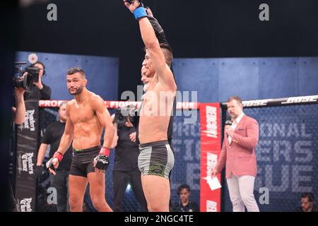 Orlando, Florida, USA. 17. Februar 2023. ORLANDO, Florida - Februar 17 Anthony Romero wird in Woche 4 der PFL Challenger Series am 17. Februar 2023 in den Universal Studios in Orlando, Florida, zum Gewinner gegen Antonio Caruso erklärt. (Kreditbild: © Aaron Litz/PX Imagens via ZUMA Press Wire) NUR REDAKTIONELLE VERWENDUNG! Nicht für den kommerziellen GEBRAUCH! Kredit: ZUMA Press, Inc./Alamy Live News Stockfoto