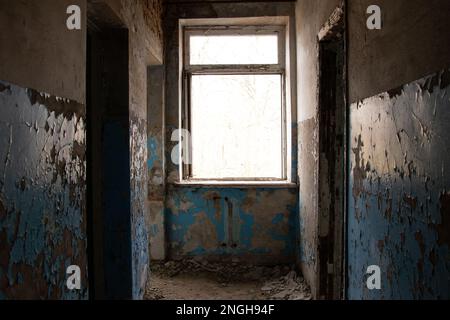 Altes verlassene unvollendete Gebäude, unvollendetes Haus Stockfoto