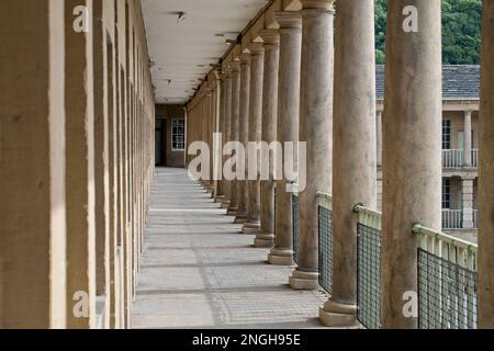 Die prächtig restaurierte Piece Hall in Halifax West Yorkshire ist ein denkmalgeschütztes georgianisches Gebäude der Kategorie 1, das Sie sich nicht entgehen lassen sollten. Stockfoto