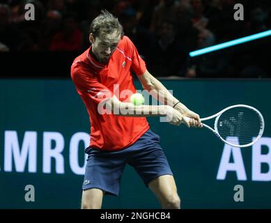 Rotterdam, Niederlande. 17. Februar 2023. Daniil Medvedev von Russland im Kampf gegen Felix Auger-Aliassime aus Kanada während des ABN Amro Open 2023, ATP 500 Tennis Turnier am 17. Februar 2023 in Rotterdam, Niederlande - Photo Laurent Lairys / DPPI Credit: DPPI Media/Alamy Live News Stockfoto