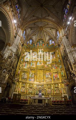 Toledo, Spanien - 22. Juni 2022: Retablo in der Hauptkapelle in der Kathedrale von Toledo Stockfoto