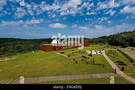 Der Zselic Star Park ist ein Observatorium in Südungarn. Unglaubliche, abgelegene Grünanlagen, was für ein toller Ort zum Wandern, Entspannen und die Sterne bei Nacht zu sehen Stockfoto