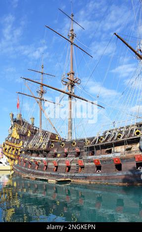 Galeone Neptune Schiff gebaut im Jahr 1985 für den Film Pirates. Genua, Italien. Stockfoto