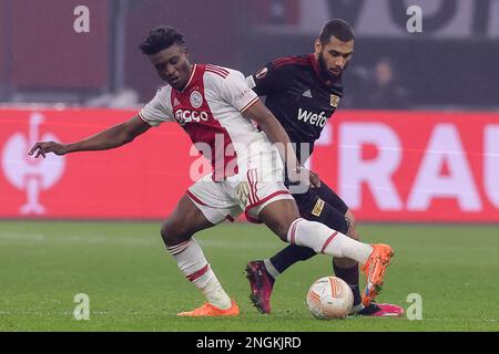 16-02-2023: Sport: Ajax gegen Union Berlin AMSTERDAM, NIEDERLANDE - FEBRUAR 16: Mohammed Kudus (Ajax) und Aissa Laidouni (Union Berlin) während des Spiels Stockfoto