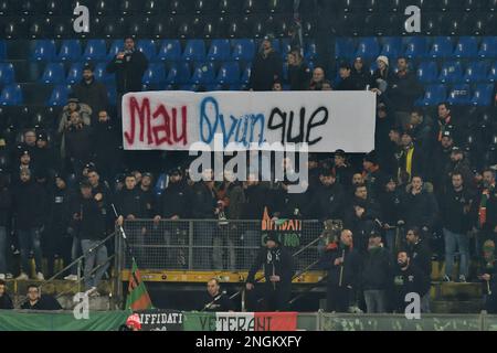 Pisa, Italien. 17. Februar 2023. Fans von Venedig während AC Pisa vs Venezia FC, italienisches Fußballspiel Serie B in Pisa, Italien, Februar 17 2023 Kredit: Independent Photo Agency/Alamy Live News Stockfoto