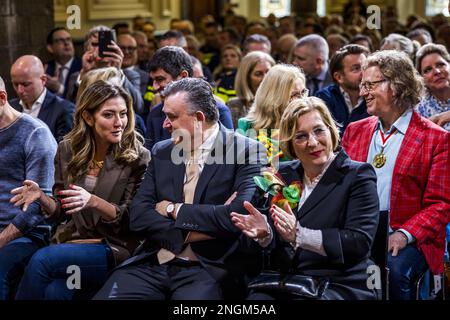 MAASTRICHT - von links nach rechts Minister Dilan Yesilgoz für Sicherheit und Justiz, Gouverneur Emile Roemer und Andre Rieu während der Schlüsselübergabe für den Karneval. Stadtprinz Stefan I. gewinnt symbolisch für drei Tage an Macht über die Stadt. ANP MARCEL VAN HOORN niederlande raus - belgien raus Stockfoto