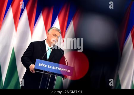 Budapest, Ungarn, 18. Februar 2023 hält Viktor Orban (Ministerpräsident Ungarns) seine Jahresbewertungsrede, nachdem die ungarische Inspiration auf 25,4 % angestiegen war, Balint SZENTGALLAY / Alamy Live News Stockfoto