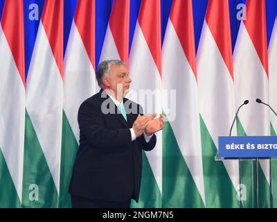 Budapest, Ungarn, 18. Februar 2023 hält Viktor Orban (Ministerpräsident Ungarns) seine Jahresbewertungsrede, nachdem die ungarische Inspiration auf 25,4 % angestiegen war, Balint SZENTGALLAY / Alamy Live News Stockfoto