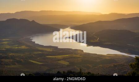 Sant Antoni Reservoir bei Sonnenuntergang, Pobla de Segur, Katalonien Stockfoto