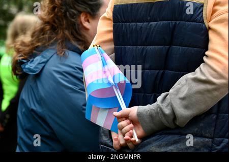 London, Großbritannien. 18. Februar 2023. London, Großbritannien. Nachtwache für die ermordete Teenagerin Brianna Ghey am Soho Square. Kredit: michael melia/Alamy Live News Stockfoto